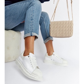 Bijele tenisice sa kamenčićima Goe NN2N4011 bijela 1