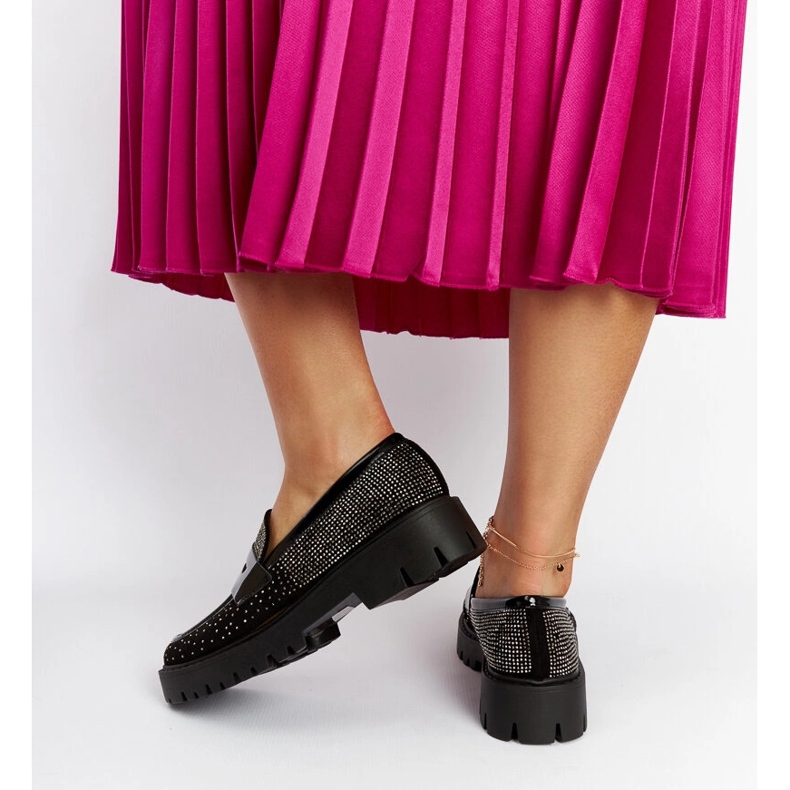 Crne mokasine ukrašene Newport kamenčićima crna 1