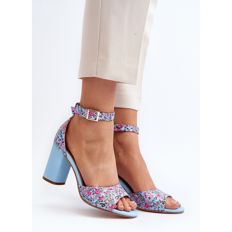 Plave sandale na visoku petu s cvjetićima Vitamella plava 2