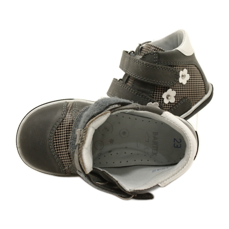 Kožne cipele za djevojke s bijelim cvjetovima 91904 Grey Bartek siva 6