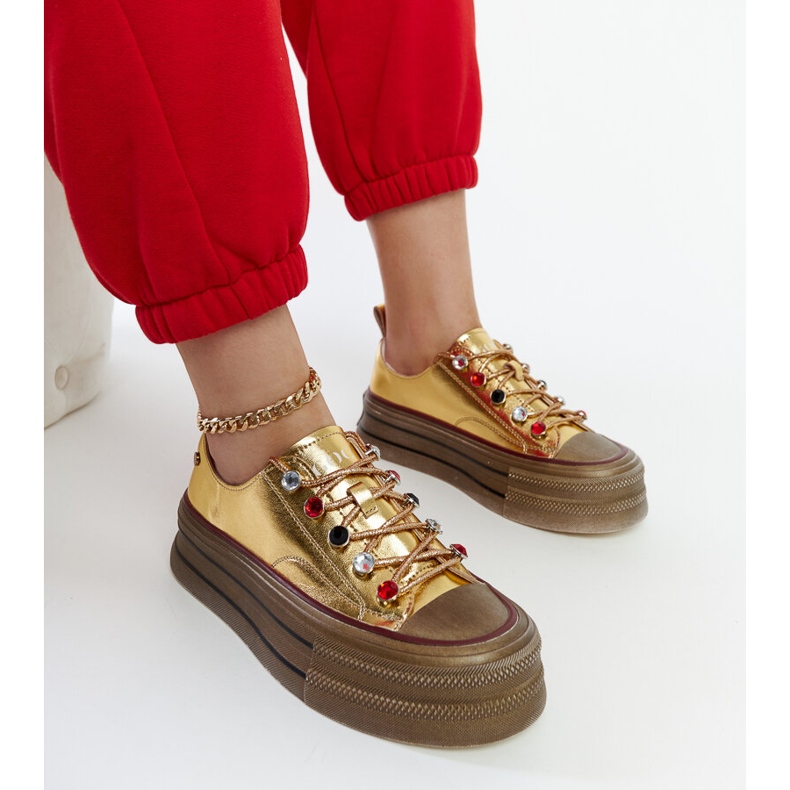 Zlatne tenisice na platformi GOE NN2N4055 zlatni 1