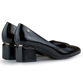Elegantne lakirane crne salonke sa srednjom petom crno 1