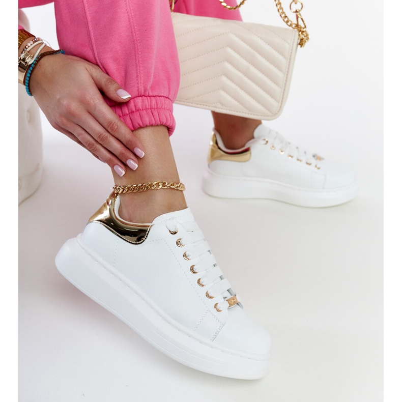 Bijele tenisice na platformi GOE LL2N4011 bijela 1