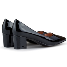 Lakirane crne salonke na špicasti vrh s niskom petom crna 1