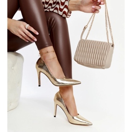 Vina zlatne lakirane štikle zlatni 1