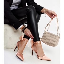 Svijetlo ružičaste štikle s mašnicom iz Ilayse ružičasta 1