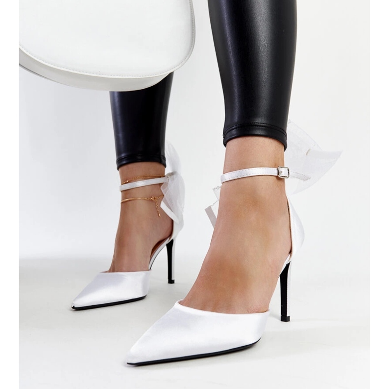 Bijele visoke pete s mašnom iz Ilayse bijela 1