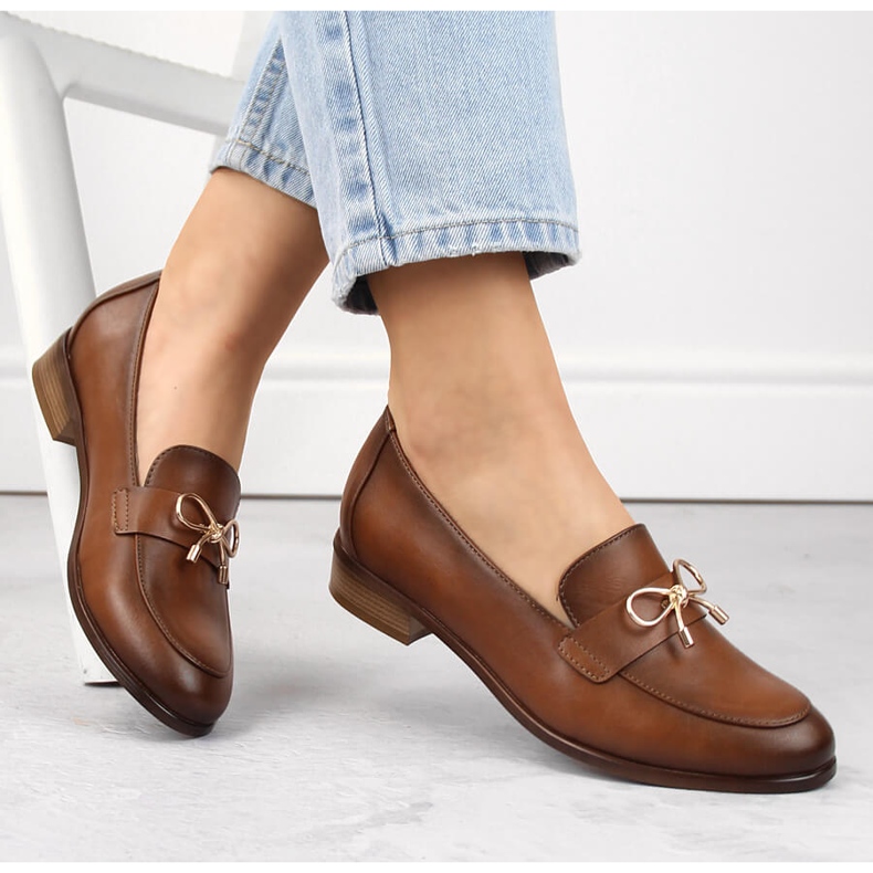 Smeđe ženske cipele na nisku petu Potocki SZ12379 smeđa 1