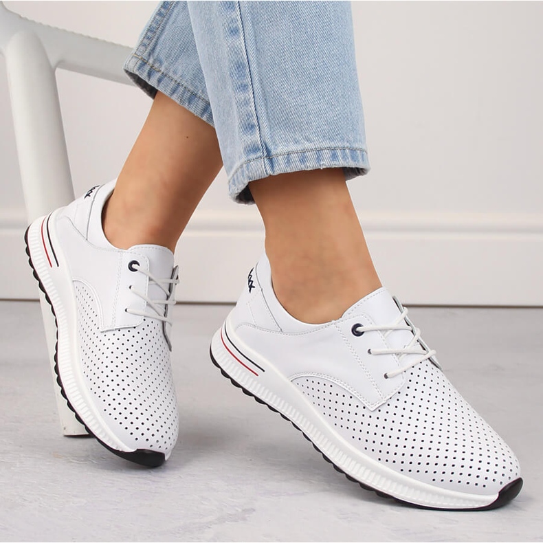 Kožne ženske ažur sportske cipele, bijele, Filippo DP6022 bijela 1