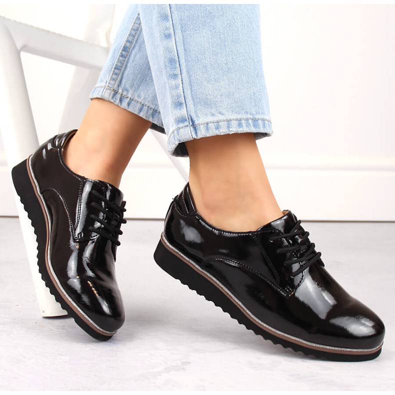 Crne lakirane ženske cipele Filippo crno 2