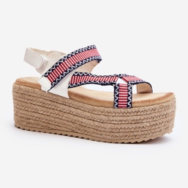 Ženske sandale na pletenom masivnom potplatu, bijela Luminea 2