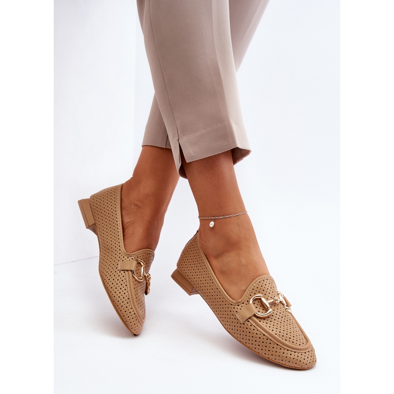 Ženske mokasine s ravnom potpeticom s ukrasom u boji deve boje smeđa 1