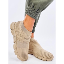 Pikado bež sportske cipele s čarapama 2