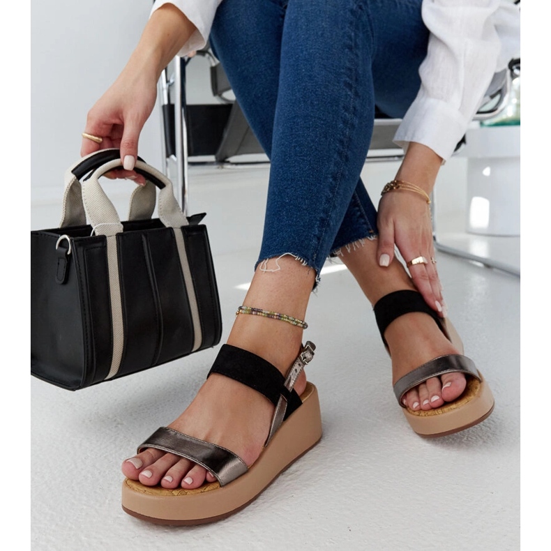 Tonka sandale na klin crno 1