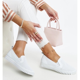 Bijele ažurne kožne cipele marke Vinceza bijela 1