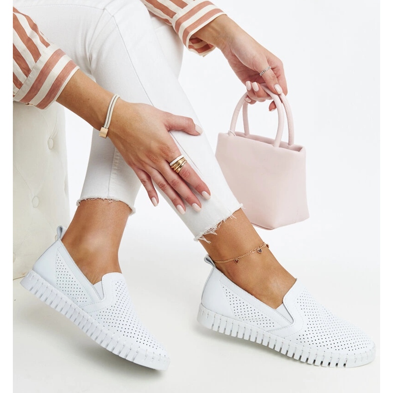 Bijele ažurne kožne cipele marke Vinceza bijela 1