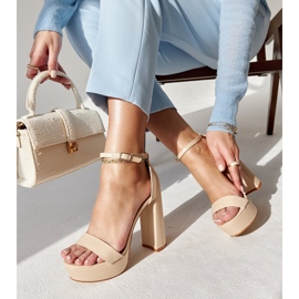 Bež sandale na visoku petu iz Sille 2