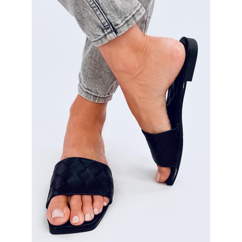 Sahar crne papuče s četvrtastim potplatom crna 1