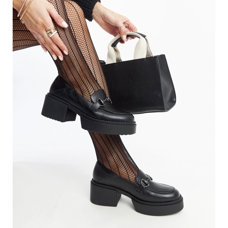 Vinceza Crne Vincezine cipele na petu od eko kože crno 1