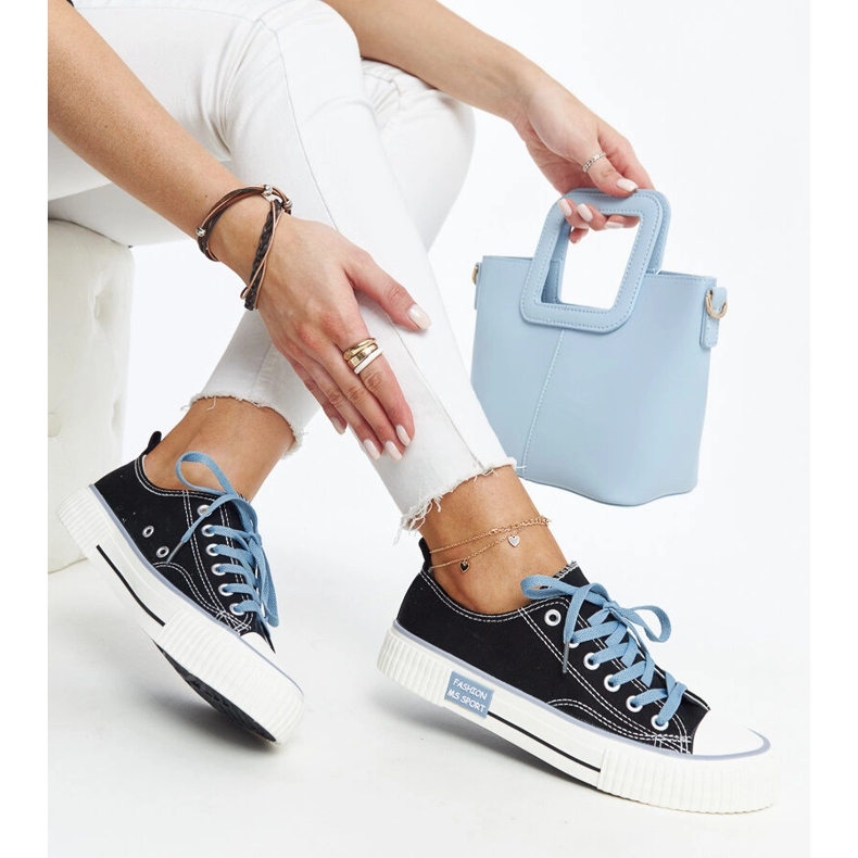 Crne tenisice sa šarenim vezicama Jadranka crno 1