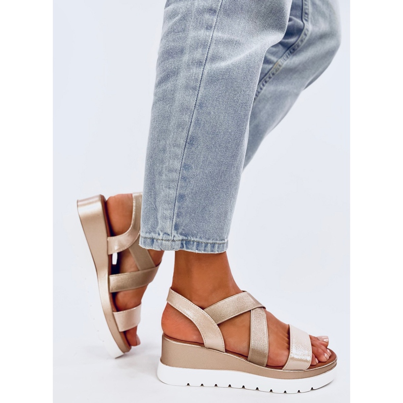 Caden zlatne sandale na klin zlatni 2