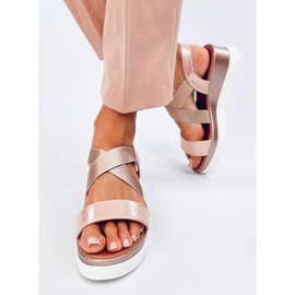 Caden sandale na klin boje šampanjca ružičasta 1