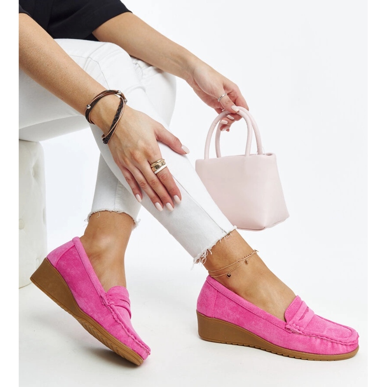 Sakena tamnoružičaste mokasine na klin od brušene kože ružičasta 1