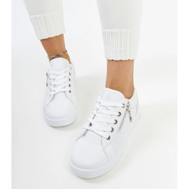 Bijele sportske cipele ukrašene Chiusi perforacijom bijela 2