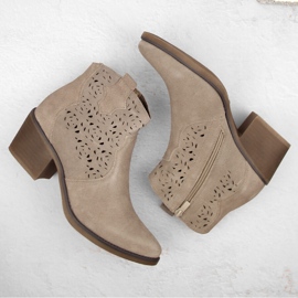 Ženske ažur kožne kaubojske čizme, bež S.Barski 1