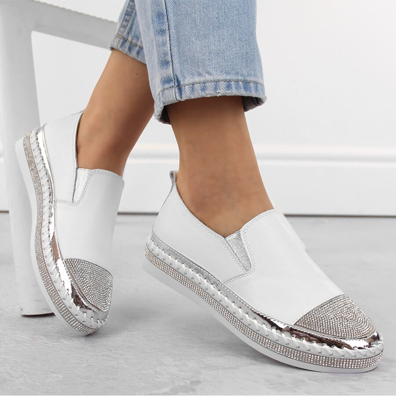 S.Barski Ženske kožne natikače s cirkonima bijele boje D&amp;A LR370 bijela 1