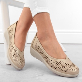 Ženske ažurne zlatne cipele na klin Potocki 90300 zlatni 1