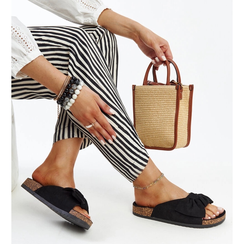 Crne japanke s Aamu plutanim potplatom crna 1