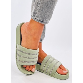 Tobogani od kamenčića Lynne Green zelena 2