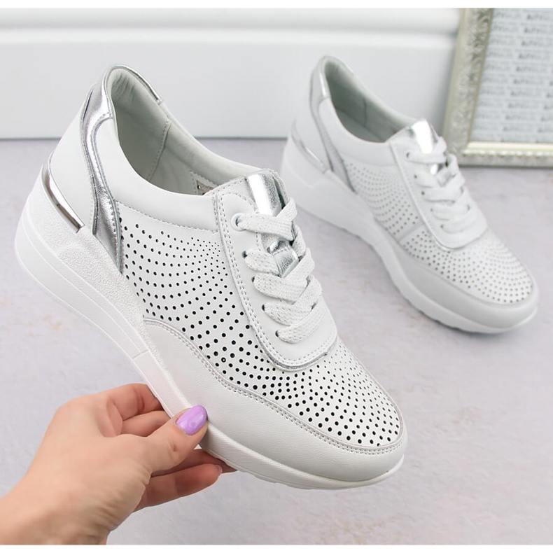 Udobne ženske kožne sportske cipele na wedges, bijele, S.Barski LR725 bijela 1