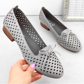 Ženske ažur cipele na nisku petu, sive Jezzi ASA178-5 siva 1