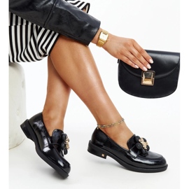 Crne kožne cipele s ukrasnom kopčom crna 1