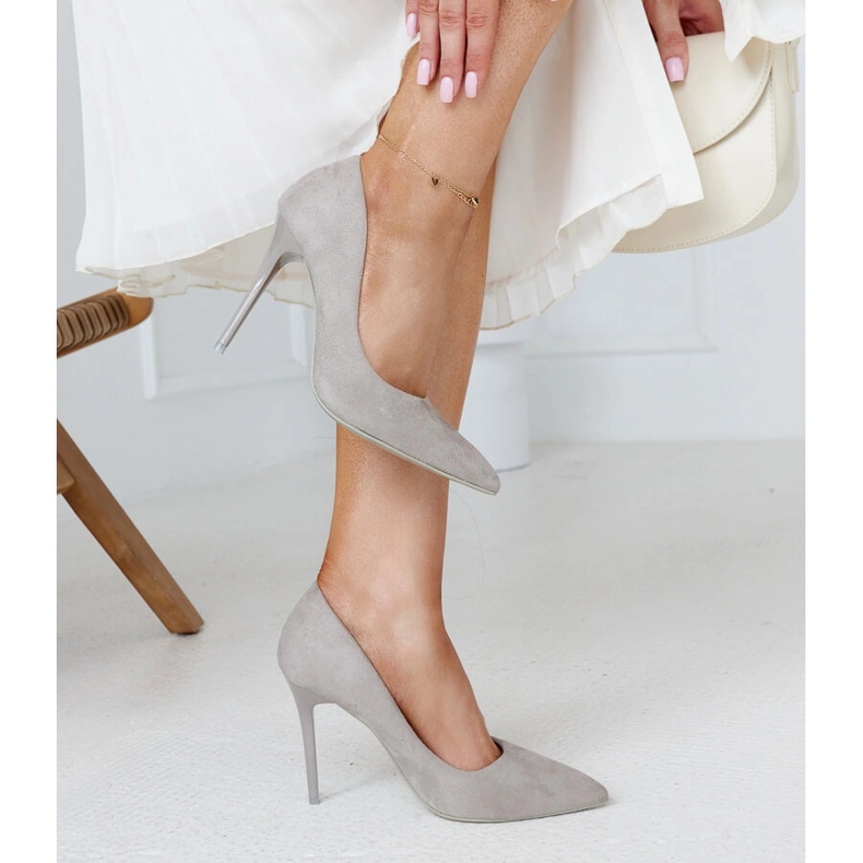 Sive štikle s kožnim umetkom Amedie siva 2