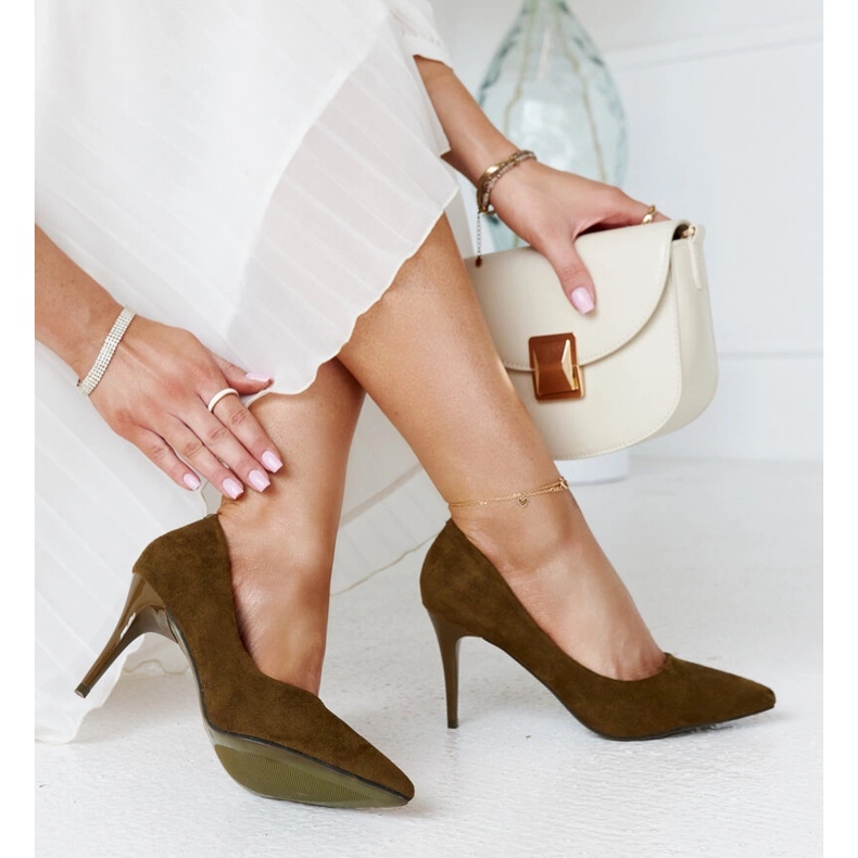 Tamnozelene štikle s kožnim umetkom Paume zelena 2