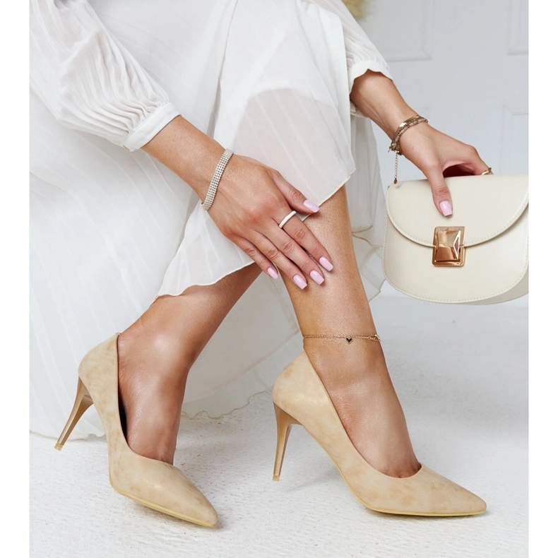 Zlatne metalik visoke pete s kožnim uloškom iz Soissonsa zlatni 1