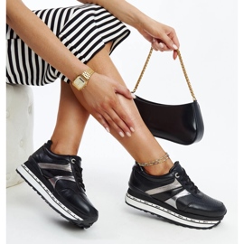 Crne kožne cipele s ukrasnom kopčom crno 1