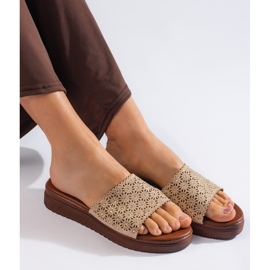 Bež ženske tobogane na platformu 2