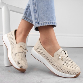 Kožne ženske cipele, ažurne slip-on mokasine, bež Artiker 54C1753 1