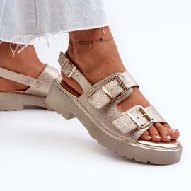 Ženske sandale s kopčama od eko kože zlatne Konantia zlatna 2