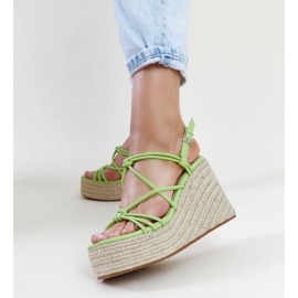 Zelene Mara sandale na klin zelena 1