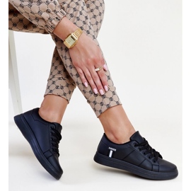 Crne tenisice od eko kože marke Devona crno 1