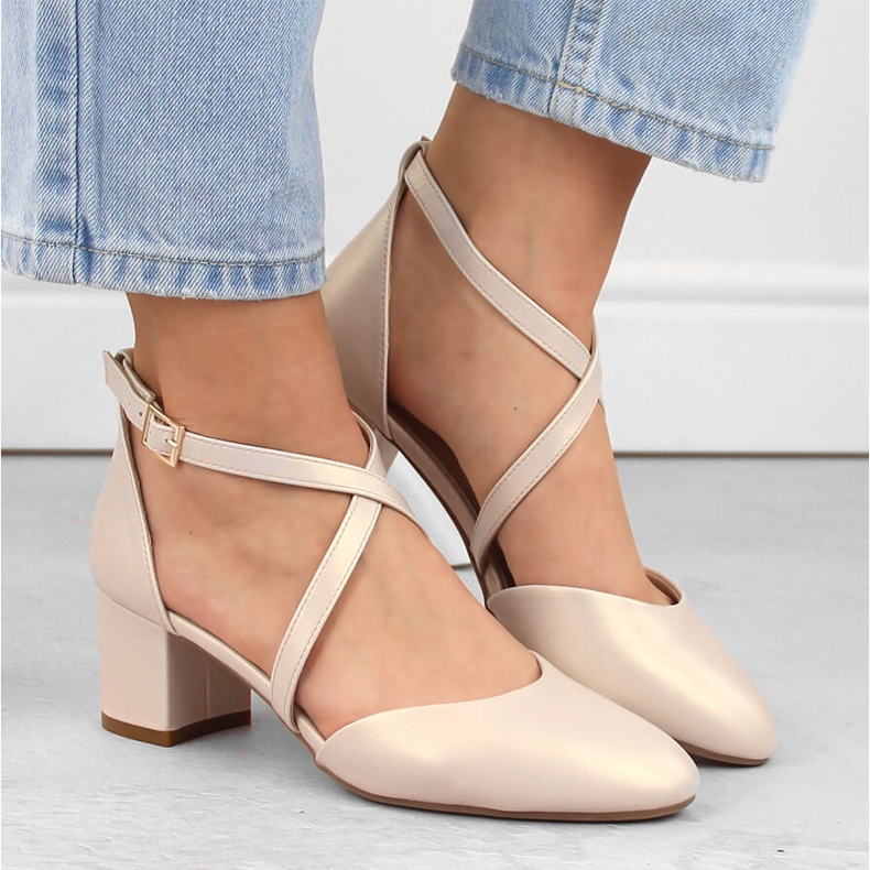 Biserno bež ženske sandale s remenčićima iz Sergio Leonea 1