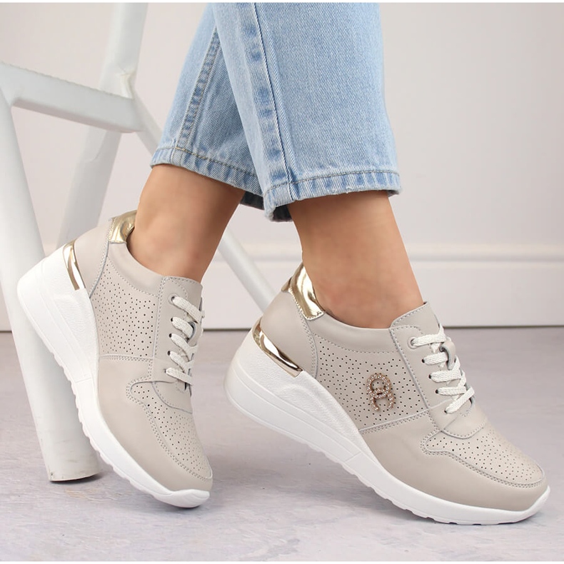 Ženske kožne sportske cipele na wedges, bež S.Barski LR810 1