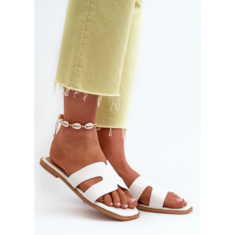 Ženske ravne japanke s izrezima Bijela Fiviama 2