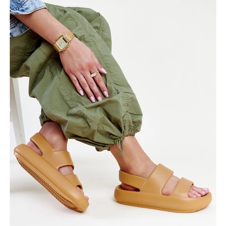 Smeđe Attiana sandale smeđa 1