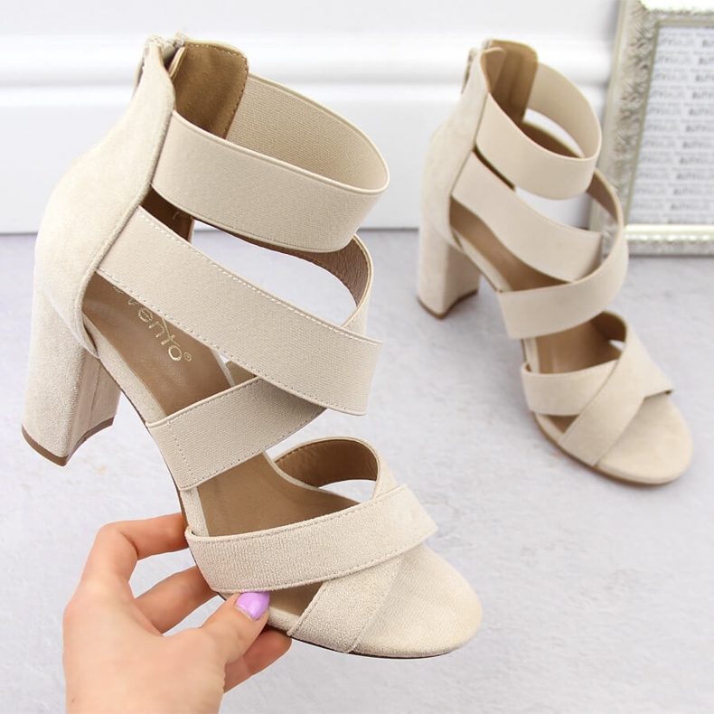 Ženske sandale na petu s bež elastičnim trakama eVento 6964 1